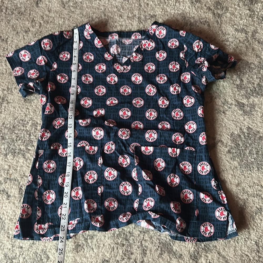 Red Sox scrub top - Picture 7 of 8